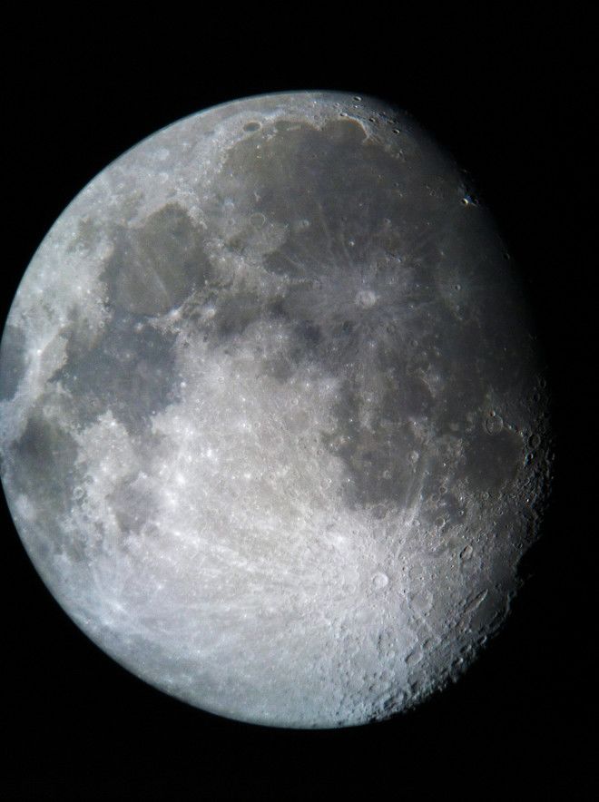 Gibbous Moon with iPhone 4 and SteadyPix