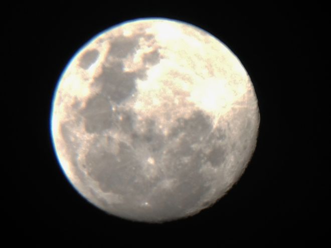 Moon with FunScope and iPhone at Orion Store